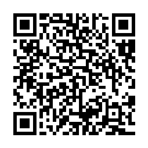 这个……不是靠一个安稳踏实的肩膀和安慰就能帮助她度过的二维码生成