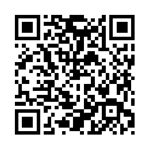 这个土墙将万熊的身体牢牢的困死在那里二维码生成