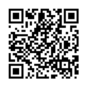 这个大熊是某个班级演出舞台剧的演员二维码生成