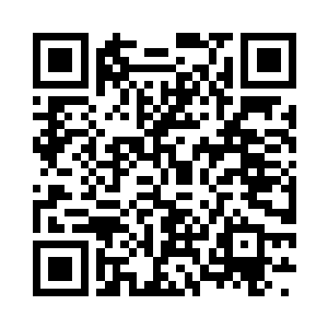 这个家伙居然要自己在他面前脱掉衣服二维码生成