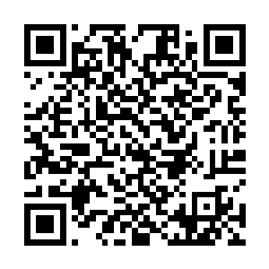 这个小女人从一上车之后就这样含情脉脉的望着自己了二维码生成