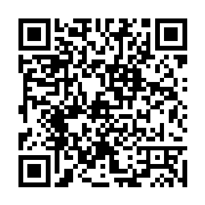 这个慕容家族的年轻人壮着胆子按照记忆中的方向二维码生成