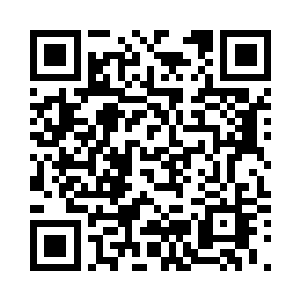 这个时候也是有人送了两杯咖啡过来二维码生成