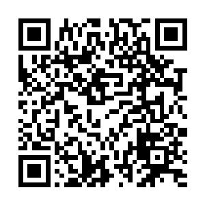 这个时候我才发现在我的面前是一个巨大而广阔的空间二维码生成