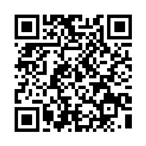 这个男人的眼神里仿佛满是伤感和忧郁二维码生成