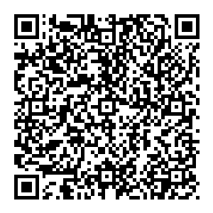 这个翼魔用有些忌惮的眼光看了一眼这个再也没有任何退路的人族战士腰上挂着的一个比拳头大一些的苦瓜一样的东西二维码生成