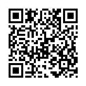 这个老人和灰鹰之杖似乎是旧相识一般二维码生成