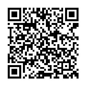 这个长相精明的中年男人脸上慢慢露出一丝笑意二维码生成