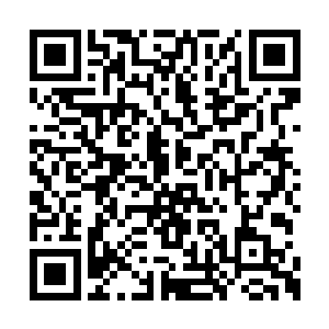 这个院子里的门却是奇怪地被一把匕首给锁上了二维码生成