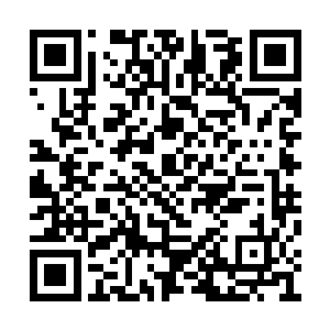这么一来马特三就不得不采取一个非常累的办法二维码生成