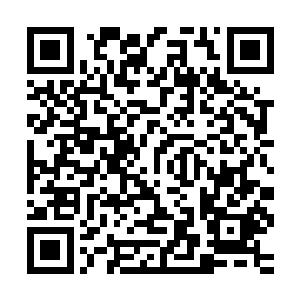 这么多大相径庭的气质原本是绝不会同时出现在同一个人身上的二维码生成