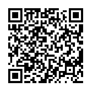 这么想着就和许辉一起向着闷骚的酒红色桑塔娜走了过去二维码生成