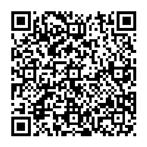 这些人在那两个女人的操纵和影响下不在少数――我父亲正在联络家里的各位叔伯二维码生成