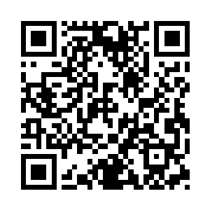 这些几个红色木箱里面装着的是符银票呢二维码生成