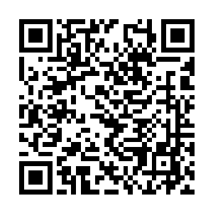 这些工人们的制服为了在黑暗的山洞里面工作方便二维码生成