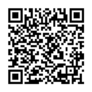 这些文字是在银色巨人出现后才浮现在石壁上的二维码生成