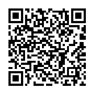 这些脚印就这样随着明夜空东一块西一块的出现着二维码生成