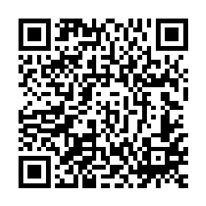 这些金色的液态金属就像是一个能够吞噬一切金属的怪物一般二维码生成