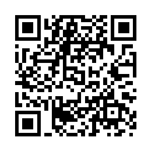 这些陌生面孔有意无意分散在周围二维码生成