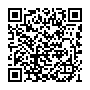 这位中年书生与小姑娘曾经在高阳镇客栈里卖唱二维码生成