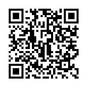 这位大叔在超长白衬衫和紧身黑制服的下面二维码生成