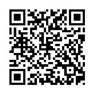 这位左边后卫迅速将足球斜线传到了中场二维码生成