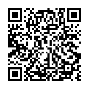 这几个人故意扯去了臂章和肩章显然是为了私事出来的二维码生成