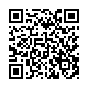 这名年轻男子走到丹凤眼少女他们一桌二维码生成