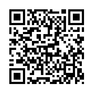 这场简单的仪式参与的几人都是轻言细语的二维码生成