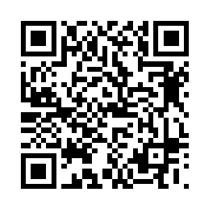 这家伙刚才在酒吧里一个打好几个呢二维码生成