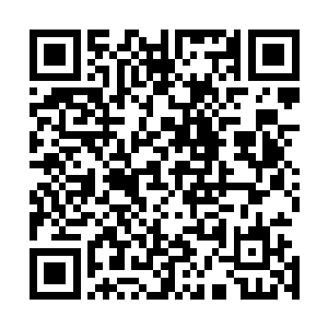 这就像是一个浑身充满铜臭的暴发户与典雅高贵的公主一样二维码生成