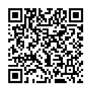 这并不同于之前两首歌演唱时全身奋力舞动那般激动和狂暴二维码生成