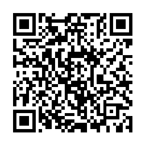 这时东方浩然直接将脚下的匕首朝着那个领头人踢去二维码生成