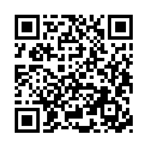 这时候一个中年人已经出现在了狂龙的身前二维码生成