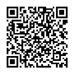 这时候看到远处一个风姿绰约的女人快步走了过来二维码生成