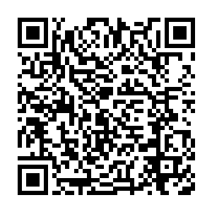 这时又有人将崔家的大夫人――也就是卢七娘求见的贴子送了上来二维码生成