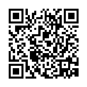 这时胜大哥对站在一边恨恨看他的江明说二维码生成