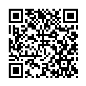 这时赵阀人中走出一个英俊无畴的年轻人二维码生成