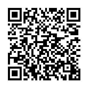 这是萱萱在和尸阴宗弟子战斗的时候无意中发现的一种液体二维码生成