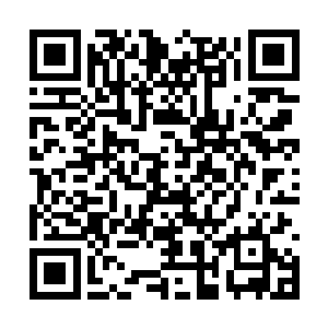 这男子一看就是因某些生活上的遭受到了某种挫折二维码生成