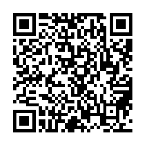 这种前后轮间距过大的油罐车一旦陷进去就基本出不来了二维码生成