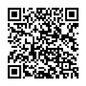 这种感觉就仿佛于一万柄看不见的刀压在他头顶二维码生成