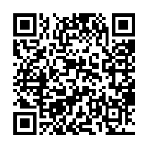 这种难看且缺乏技术含量的手段基本是不太会出现了二维码生成