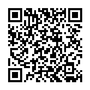 这颗珠子最适合的其实还是镶嵌在女人戴在头上的饰物上二维码生成