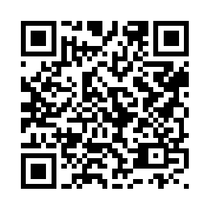 远处还有两架直升机在打着螺旋桨二维码生成