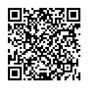 远远的就向着这在寨前喘息不定的几百疲惫军马扬声大喊二维码生成