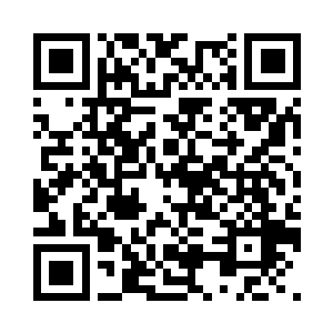 连俢肆就烦闷的扯了扯脖子上的领带二维码生成