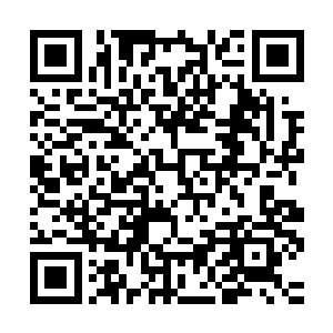 连俢肆用着只有他们两个人才能听见的分贝龇牙咧嘴的质问他道二维码生成