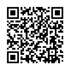 连忆晨才意识到她还把人抵在门板上二维码生成