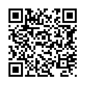 连忆晨拿起早就为他选好的换洗衣服二维码生成